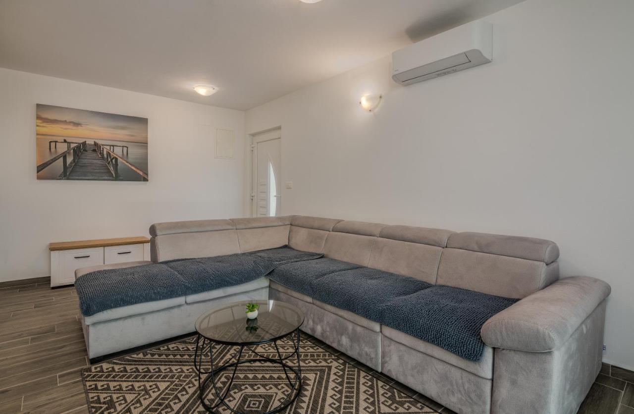Apartment Diva Sveti Vid-Miholjice Экстерьер фото